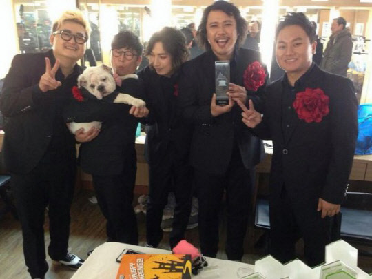 사진=장미여관 트위터